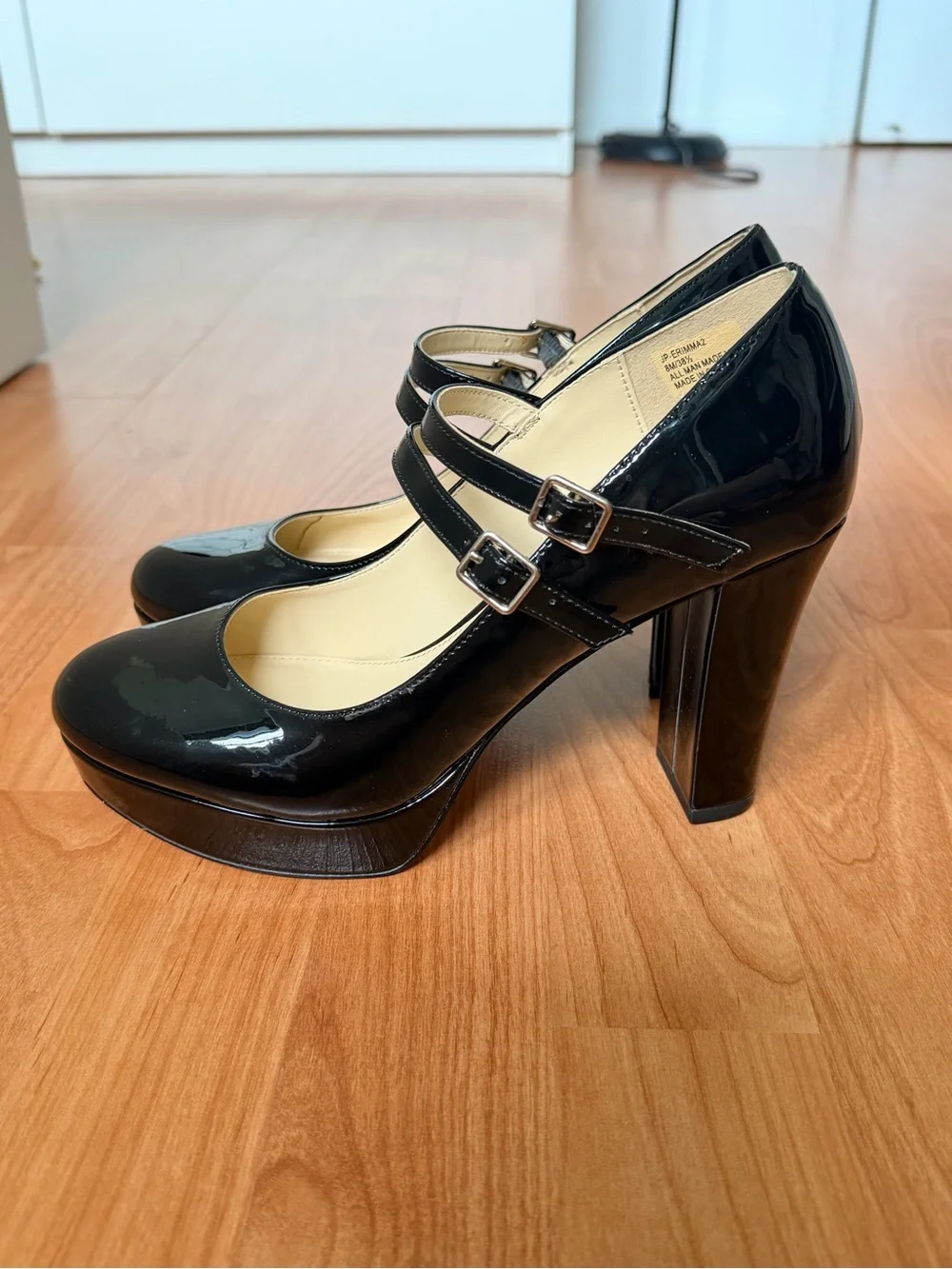 Jessica Simpson Black Mary Jane Platform Pumps